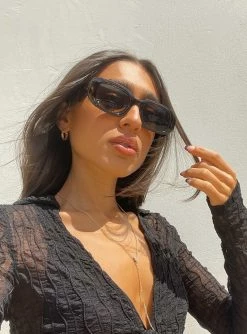 Princess Polly Summerside Sunglasses Tort Tort -princess shop 00 4688a6c1 de14 4f75 bfd7 b2c814b13fe6 767x.progressive