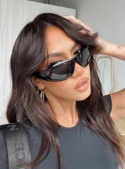 Princess Polly Mora Sunglasses Black Black