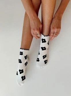 Princess Polly Montrose Socks Black / White Black -princess shop 0 5e2bbce0 b98a 42c1 bc13 b2ca30a55c92 767x.progressive