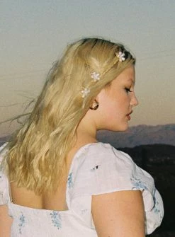 Princess Polly Lower Impact Hammond Flower Hair Clip Pack White White 17 Princess Polly Lower Impact Hammond Flower Hair Clip Pack White White -princess shop 0 911df06d 66d0 4212 a03e d2e3e1277c21 767x.progressive