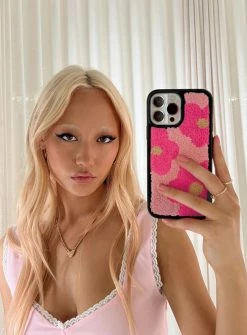 Princess Polly Klova Textured IPhone Case Pink Pink -princess shop 0 b7aa7d1c b883 4a5e 933c 5a29e9d56075 767x.progressive