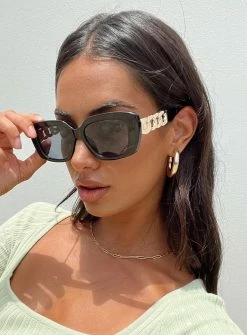 Princess Polly Chalene Sunglasses Black Black -princess shop 0 cad80a17 df97 4227 8708 ece1d1e71ffd 767x.progressive