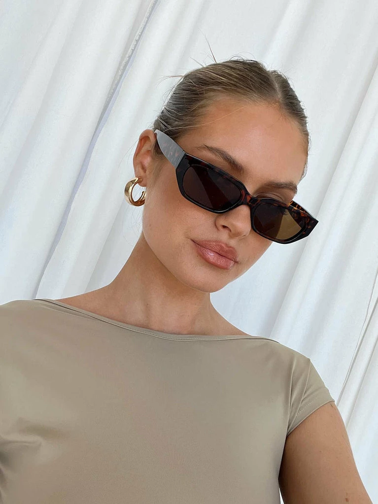 Princess Polly Winnick Sunglasses Tort Tort 6 Princess Polly Winnick Sunglasses Tort Tort - Image 4