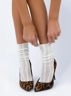 Princess Polly Every Woman Socks Cream Cream -princess shop 1 153 170 1025x.progressive