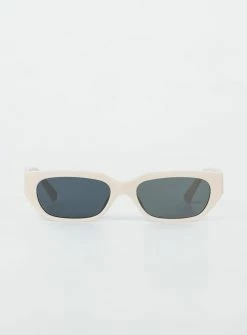 Princess Polly Winnick Sunglasses Cream Cream -princess shop 1 6679e4d8 437d 4378 bc6d 6f712a62b496 767x.progressive