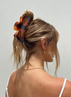 Princess Polly Erma Hair Clip Tort Tort -princess shop 1 7ef2ace3 7478 4906 abd2 d2ed0bda9d58 767x.progressive