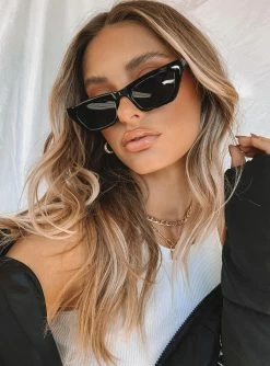 Princess Polly The Octavia Sunglasses Black Black