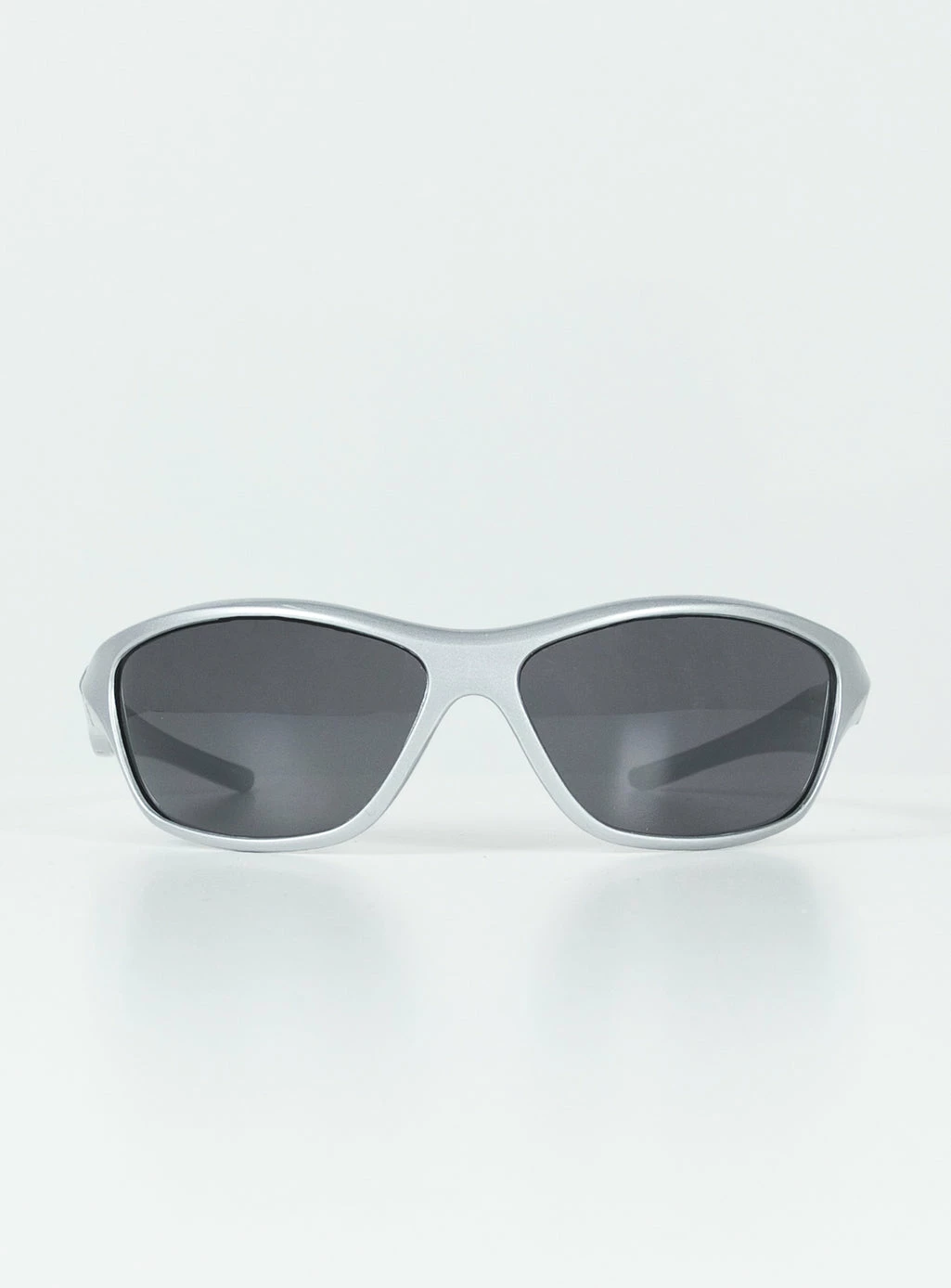 Princess Polly Sanz Sunglasses Silver / Black Silver / Black 4 Princess Polly Sanz Sunglasses Silver / Black Silver / Black - Image 2