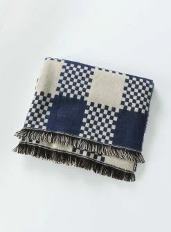Princess Polly Ruthie Check Scarf Navy / White Blue -princess shop 1 d171995d 29e3 486d a19c 5092a802299b 767x.progressive