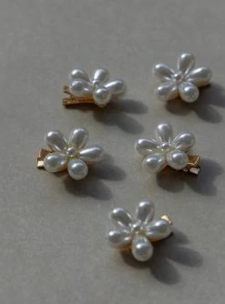 Princess Polly Lower Impact Hammond Flower Hair Clip Pack White White 12 Princess Polly Lower Impact Hammond Flower Hair Clip Pack White White -princess shop 2 103a10d5 9145 486f 85c3 f23e08370aef 1025x.progressive