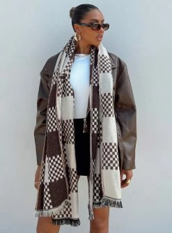 Princess Polly Ruthie Check Scarf Brown / White Brown -princess shop 2 53e437f8 1890 4257 9b07 e5c43c935ae9 767x.progressive
