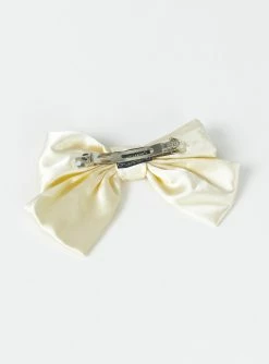 Princess Polly Walters Hair Bow Beige Beige -princess shop 2 7fe8f0ad 093a 46e5 96da bc5c9397a0cf 1025x.progressive