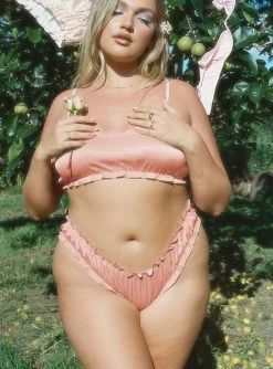 Princess Polly Fall In Love Bralette Pink Pink -princess shop 2 87969a41 1283 42dd 8205 e163a3410ff7 767x.progressive