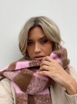 Princess Polly Piero Check Scarf Pink / Brown Pink -princess shop 3 4a490105 2a03 44ac 8104 d0f2df5bb00f 767x.progressive