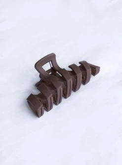 Princess Polly Cinna Hair Clip Chocolate Brown -princess shop 3 d5134e91 26c6 4b62 bc99 a68c67343db7 1025x.progressive