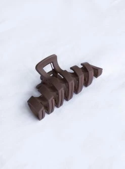 Princess Polly Cinna Hair Clip Chocolate Brown -princess shop 3 d5134e91 26c6 4b62 bc99 a68c67343db7 767x.progressive