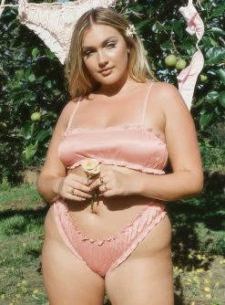 Princess Polly Fall In Love Bralette Pink Pink -princess shop 3 f7535922 4506 40f7 98c6 eb2517210022 1025x.progressive