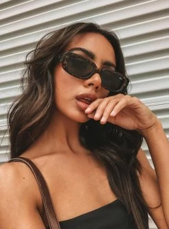 Princess Polly Creeper Sunglasses Tortoiseshell Tortoise -princess shop 6 454469f2 a46a 429b b691 4135a0c85d22 1025x.progressive