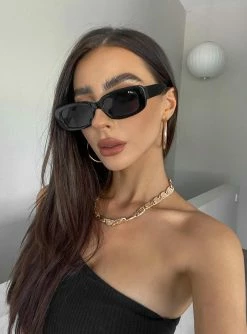 Princess Polly Creeper Sunglasses Black Black