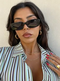 Princess Polly Creeper Sunglasses Black Black -princess shop Creeper Sunglasses Black e4a2203f 61e4 4911 8641 051b1a06d767 1025x.progressive